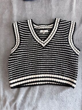 GENERATION K Black & White Striped V-Neck Knit Vest